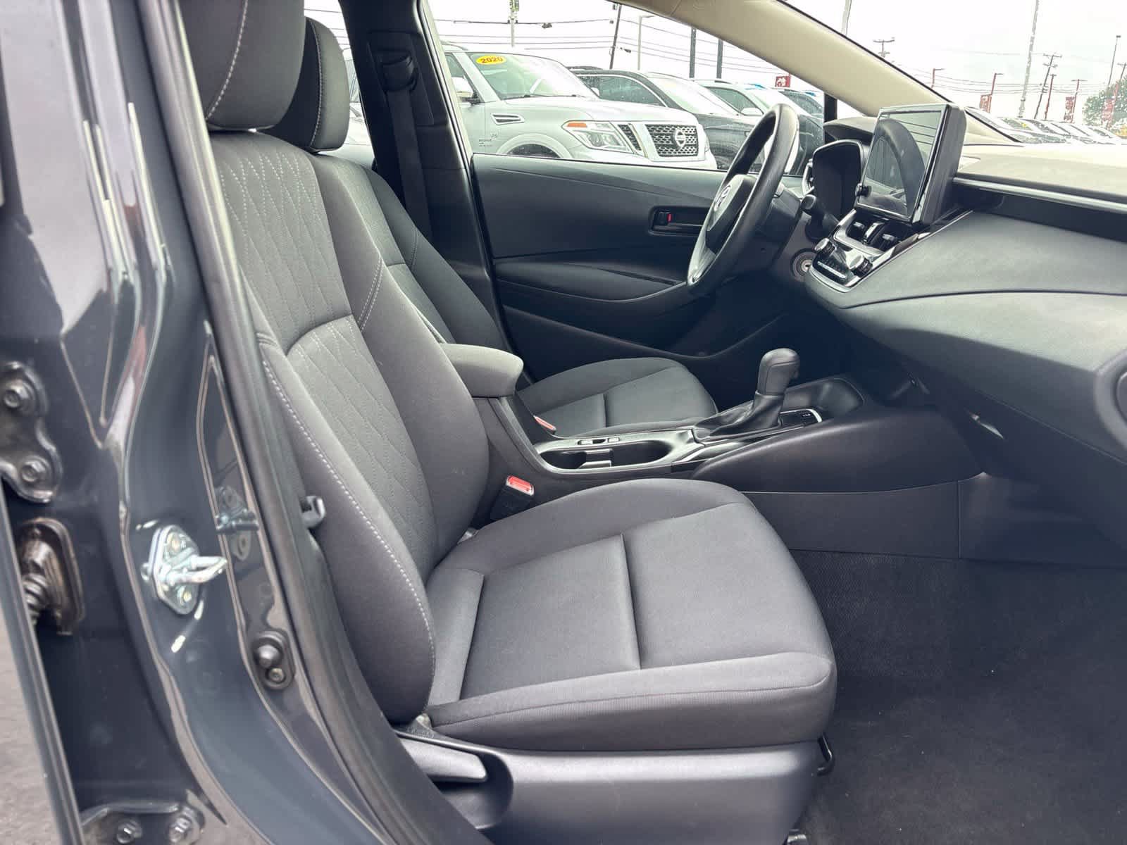 Used 2025 Toyota Corolla LE FWD image 13