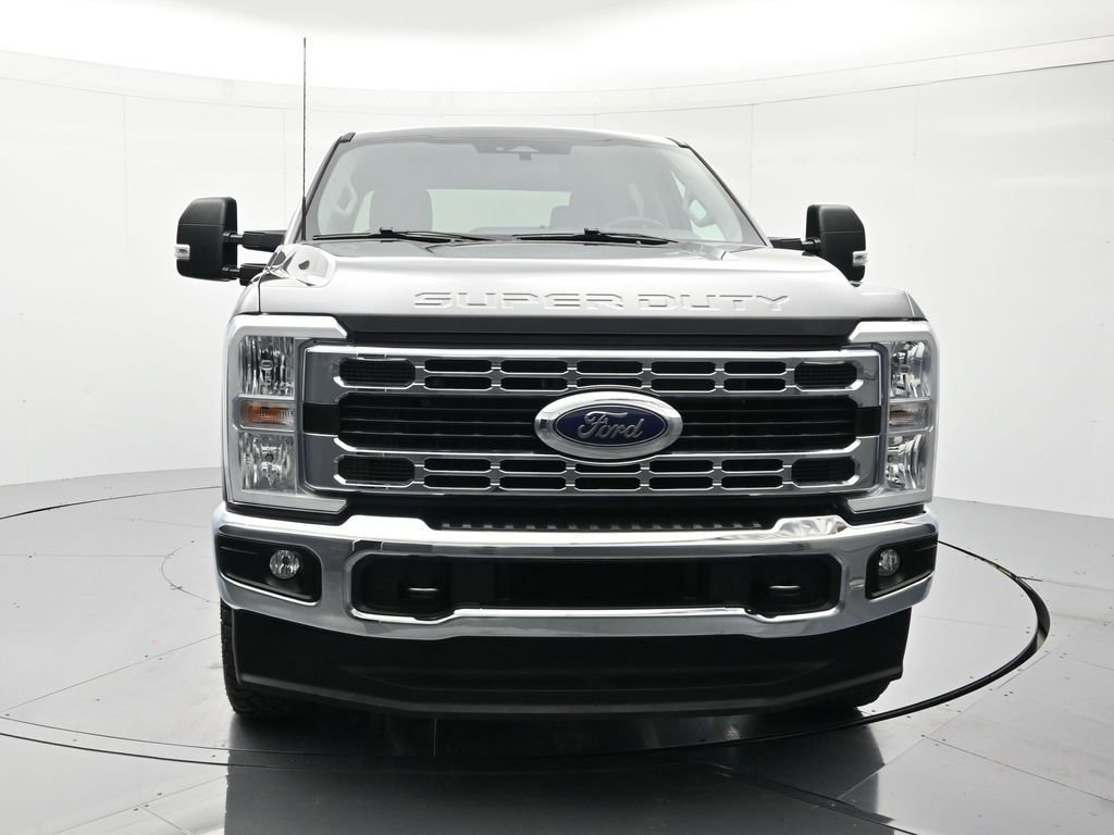 Used 2025 Ford F250 XLT image 2