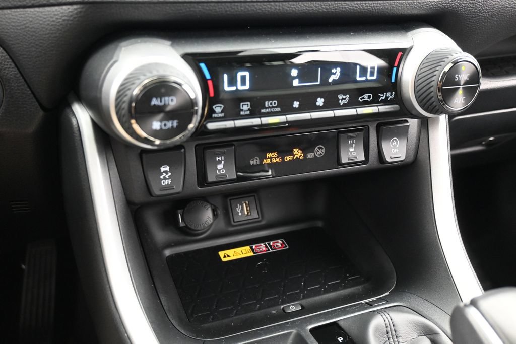 Used 2025 Toyota RAV4 XLE Premium FWD image 20