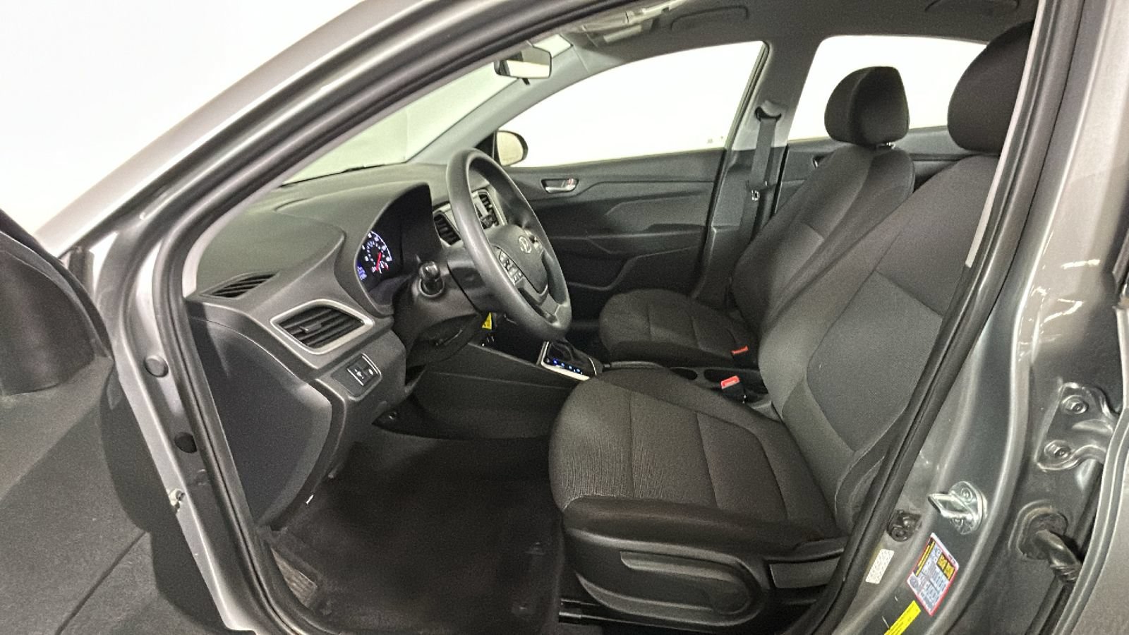 Used 2022 Hyundai Accent SE FWD image 14