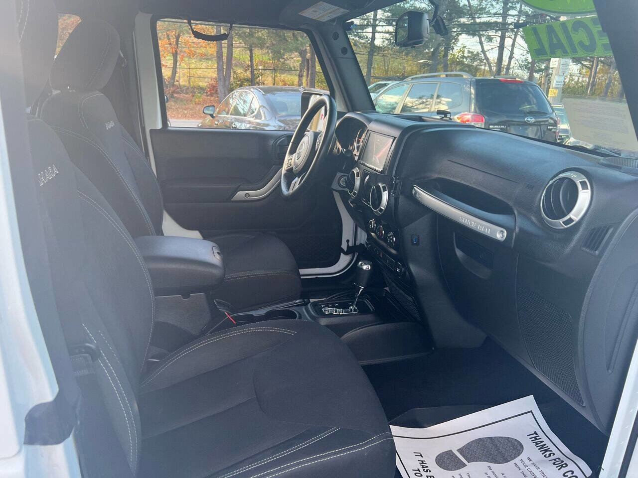 Used 2018 Jeep Wrangler Sahara w/ Connectivity Group image 9