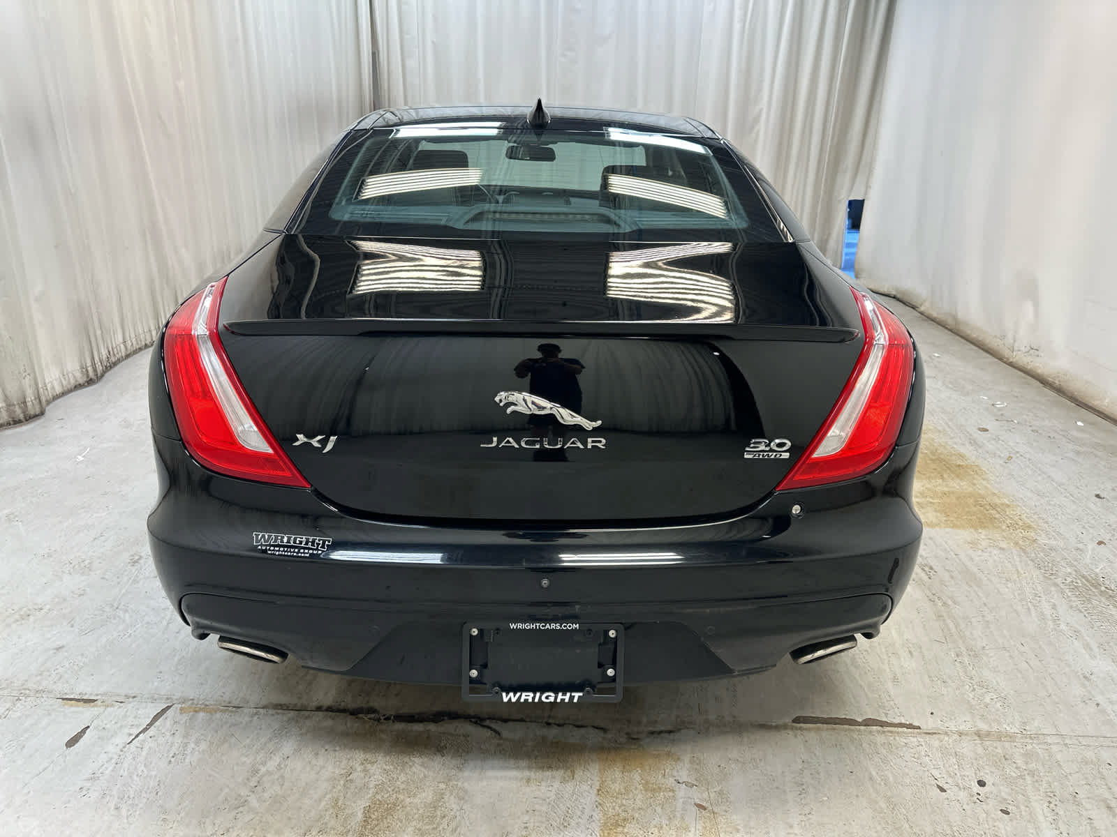 Used 2017 Jaguar XJ R-Sport AWD/4WD image 8