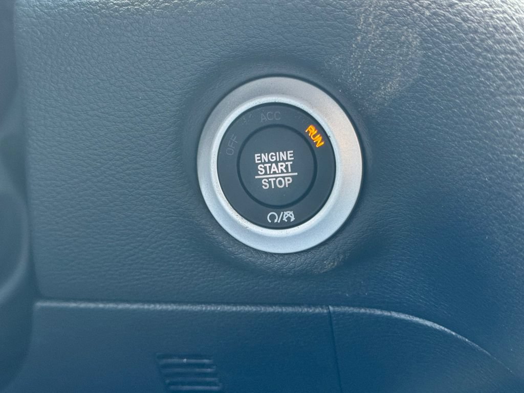New 2026 Chrysler Pacifica Select FWD image 23