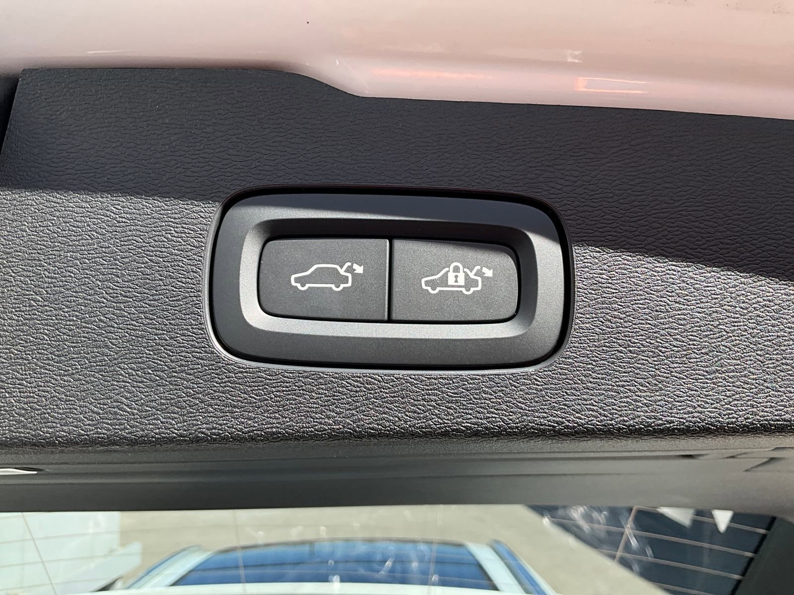 New 2026 Volvo V60 B5 Cross Country Plus w/ Climate Package image 26