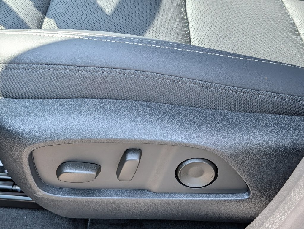 New 2027 GMC Terrain Elevation w/ Elevation Premium Package FWD image 25