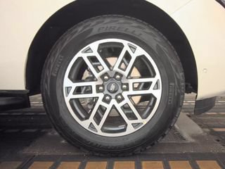 Used 2025 Ford Expedition Active AWD/4WD image 4