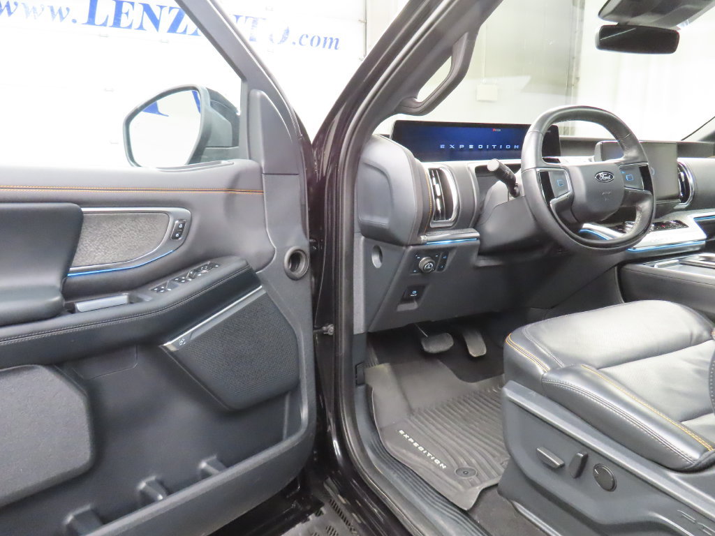 Used 2025 Ford Expedition Tremor AWD/4WD image 47