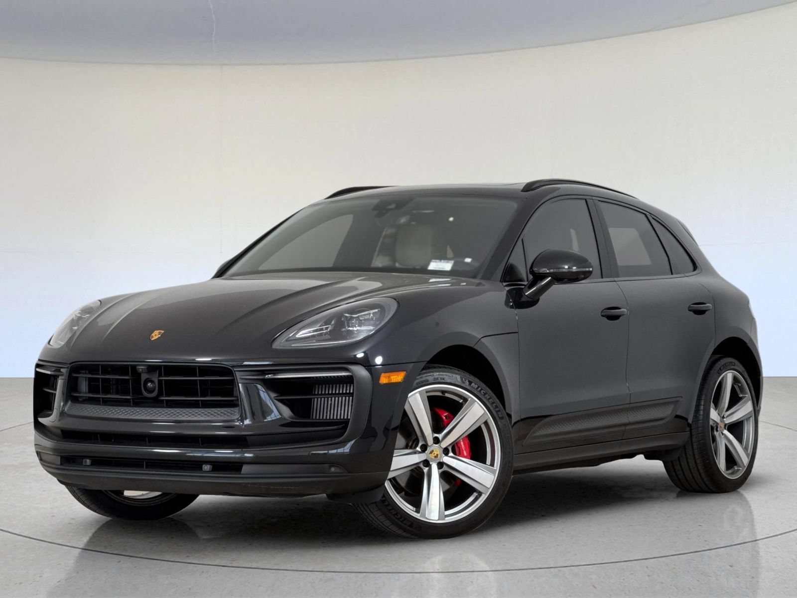 Certified 2024 Porsche Macan S AWD/4WD image 1