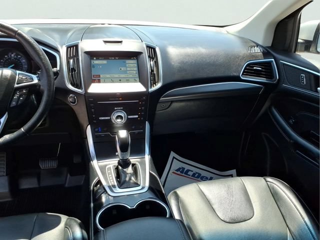 Used 2018 Ford Edge Titanium w/ Equipment Group 301A AWD/4WD image 15