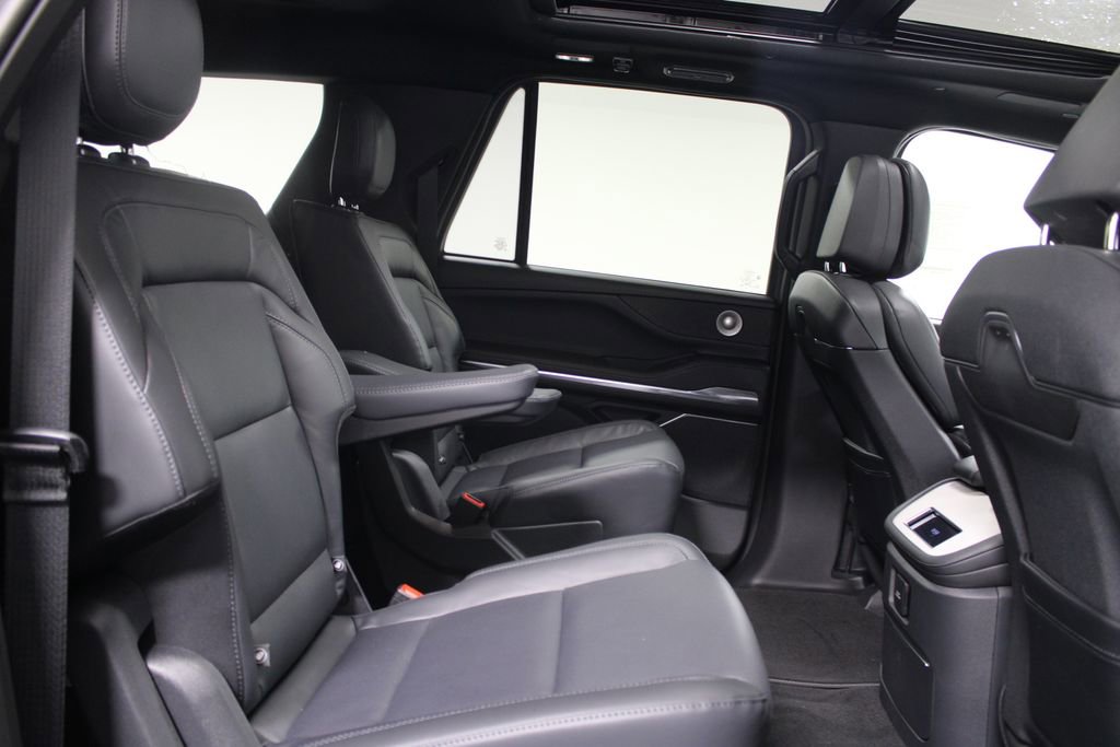 New 2026 Lincoln Navigator L Reserve w/ Jet Appearance Package AWD/4WD image 34