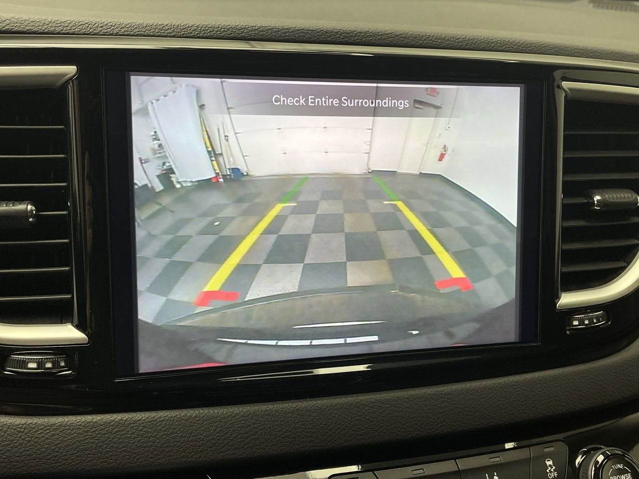 Used 2024 Chrysler Pacifica Touring-L FWD image 5