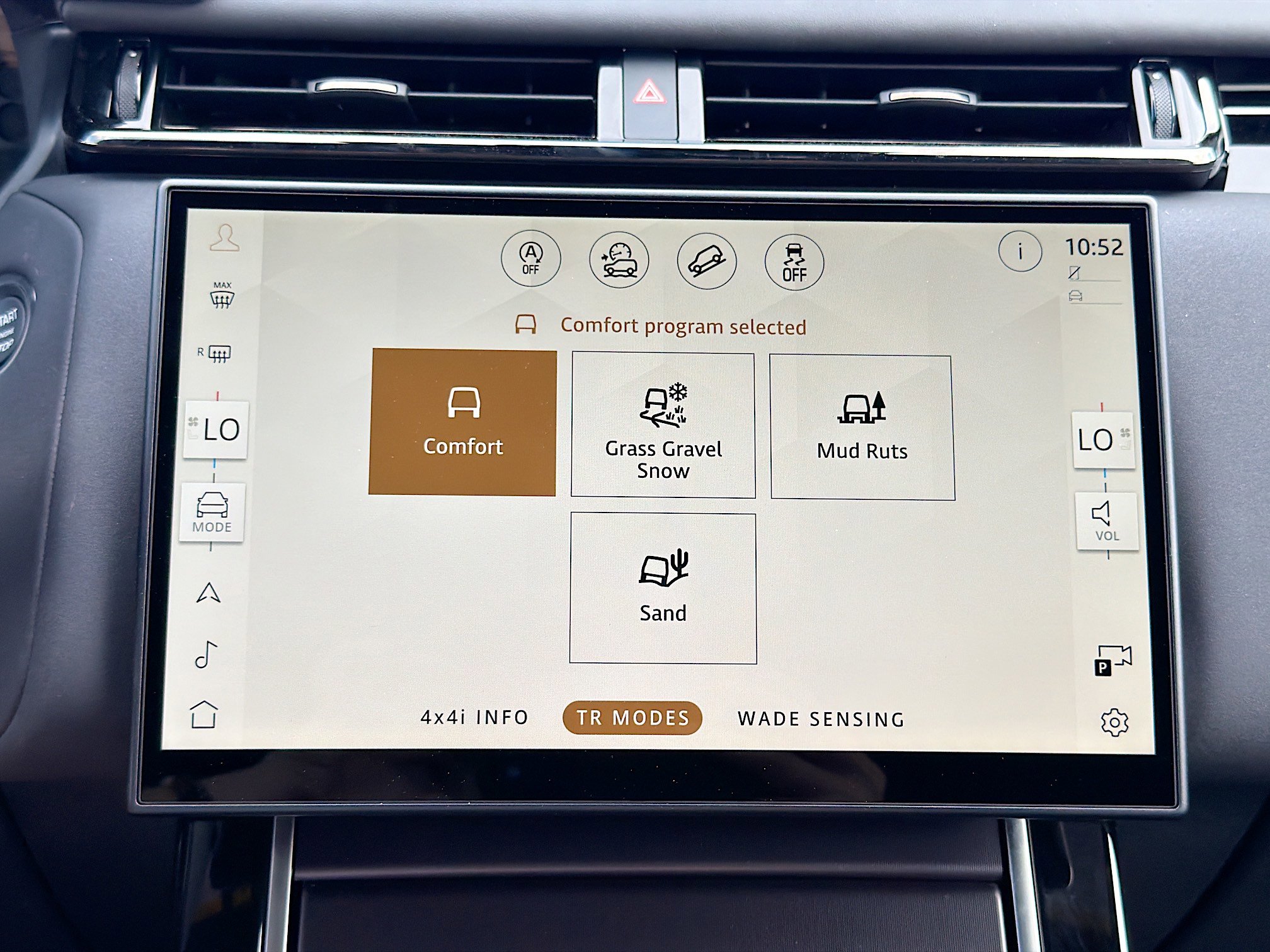 New 2026 Land Rover Range Rover Velar Dynamic SE AWD/4WD image 29