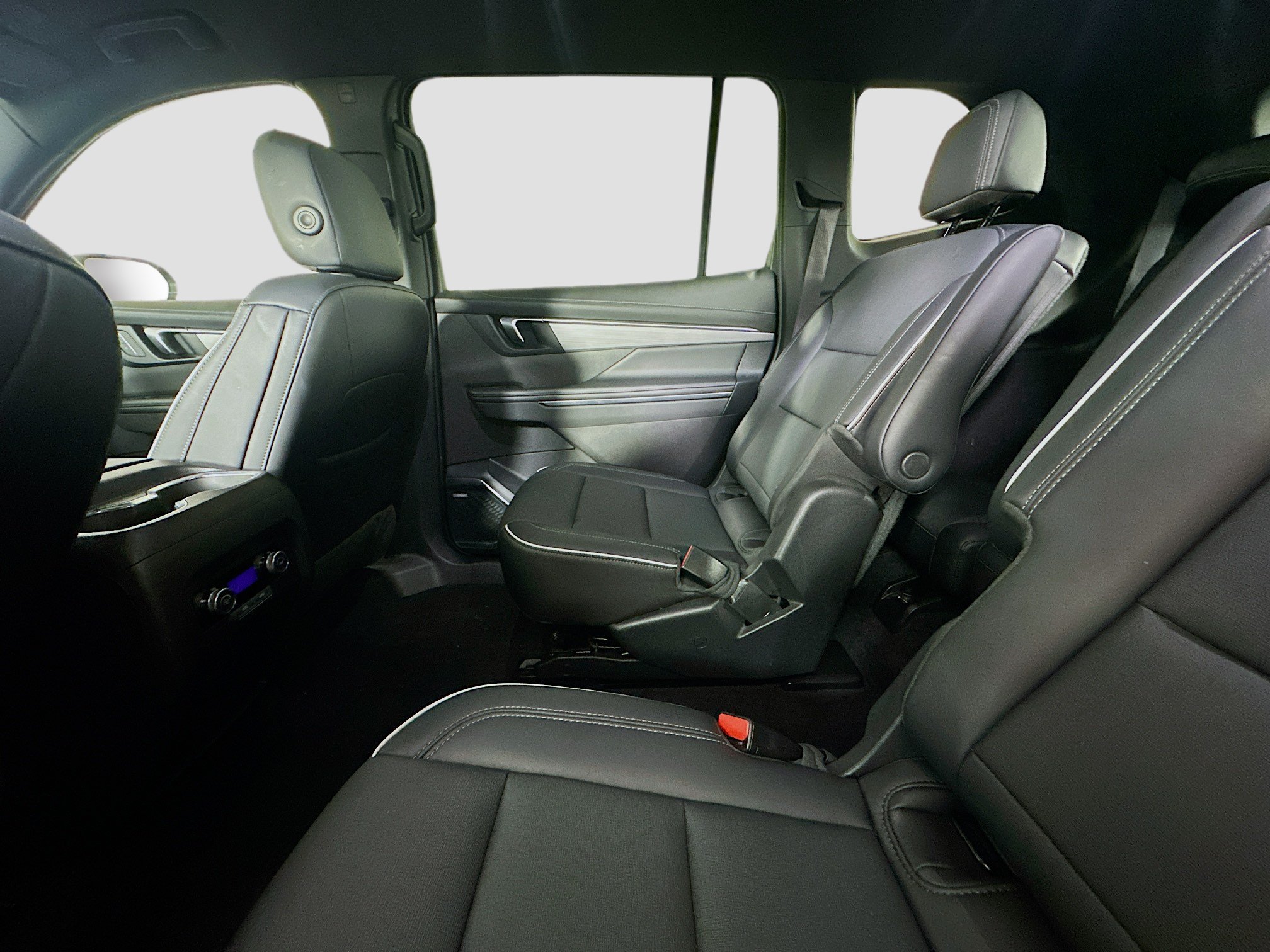 Used 2025 Buick Enclave Preferred FWD image 27