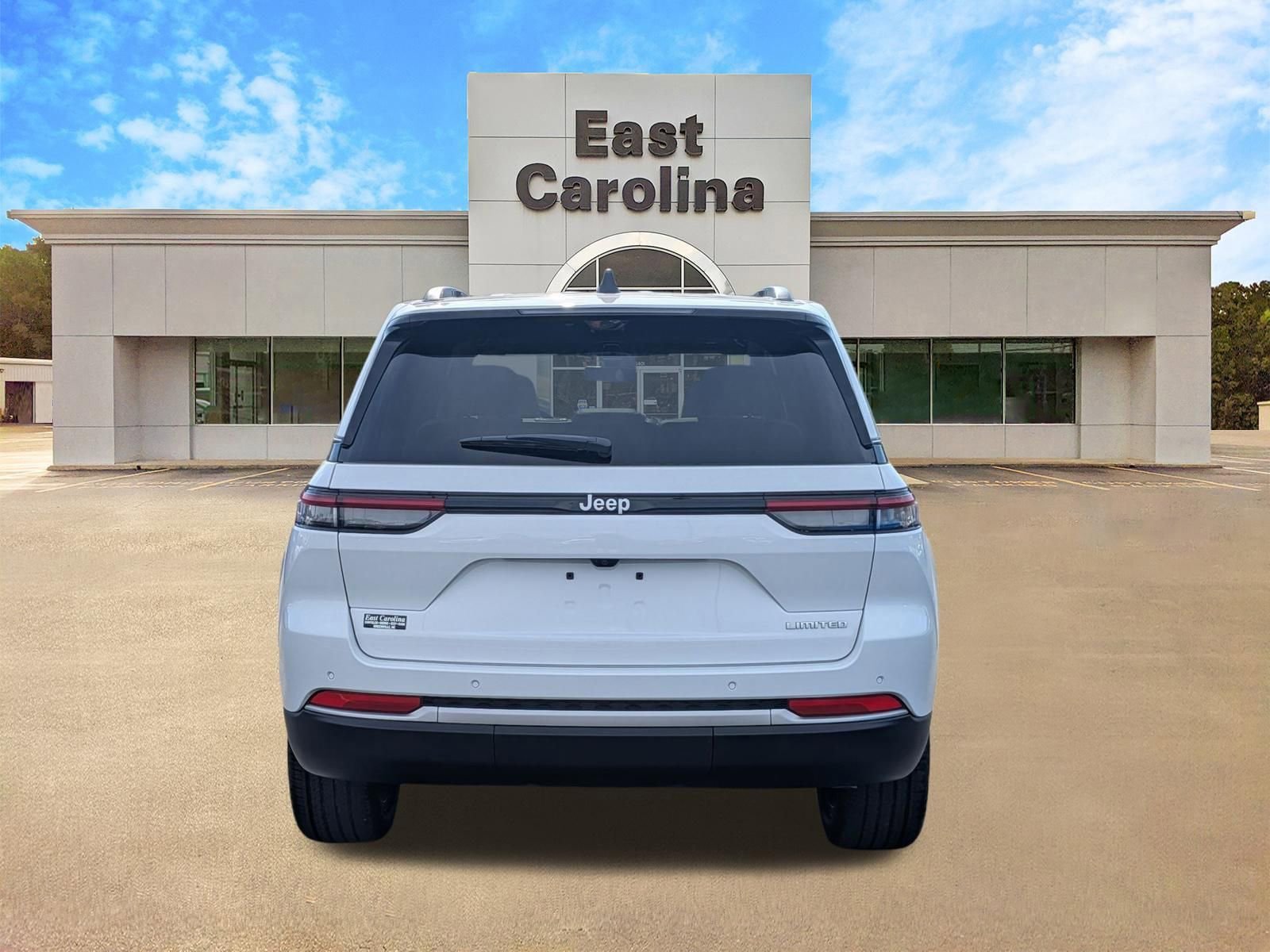 New 2026 Jeep Grand Cherokee Limited w/ Luxury Tech Group II RWD image 4