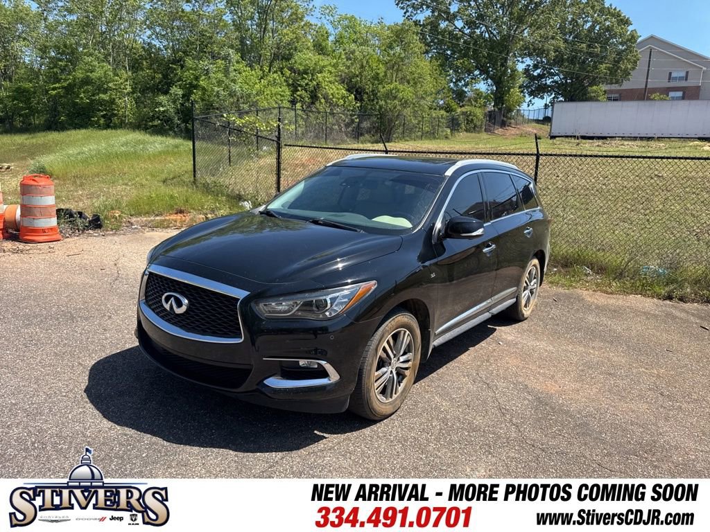 Used 2019 INFINITI QX60 Luxe w/ Essential Package image 3