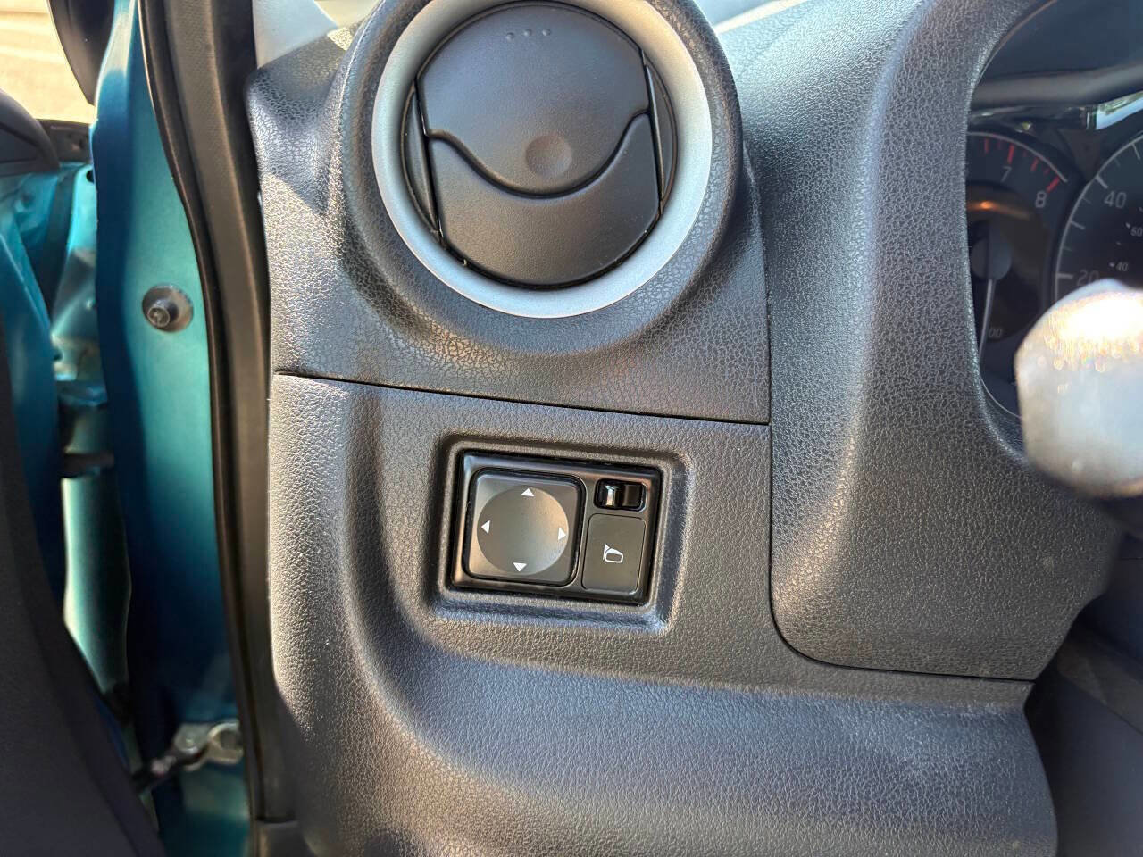 Used 2015 Nissan Versa Note SV image 20