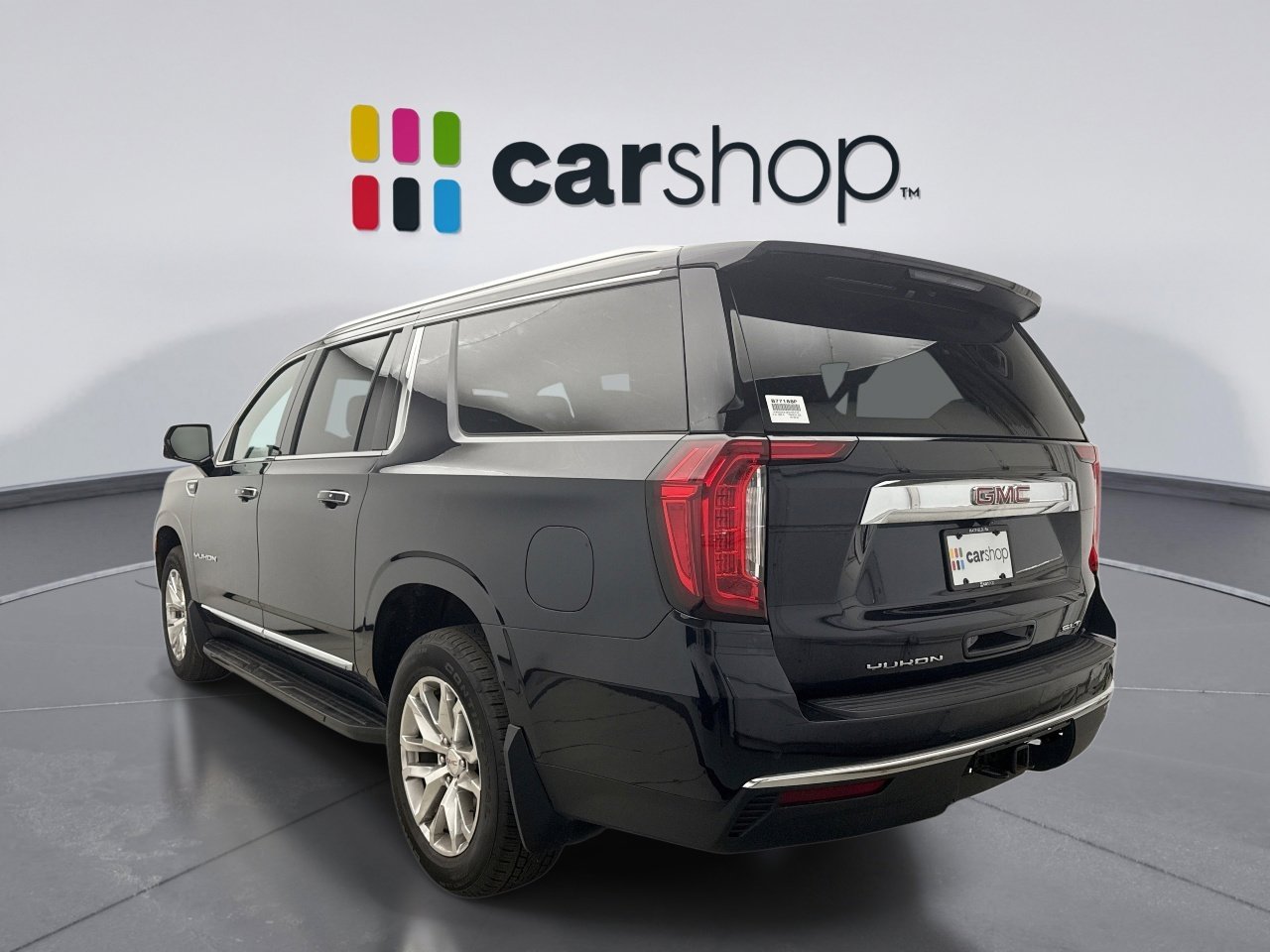 Used 2023 GMC Yukon XL SLT w/ SLT Luxury Package image 2