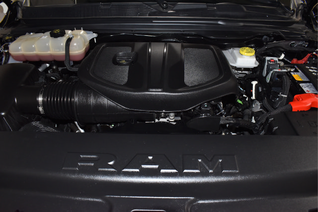 Used 2025 RAM 1500 Laramie w/ Sport Appearance Package AWD/4WD image 31