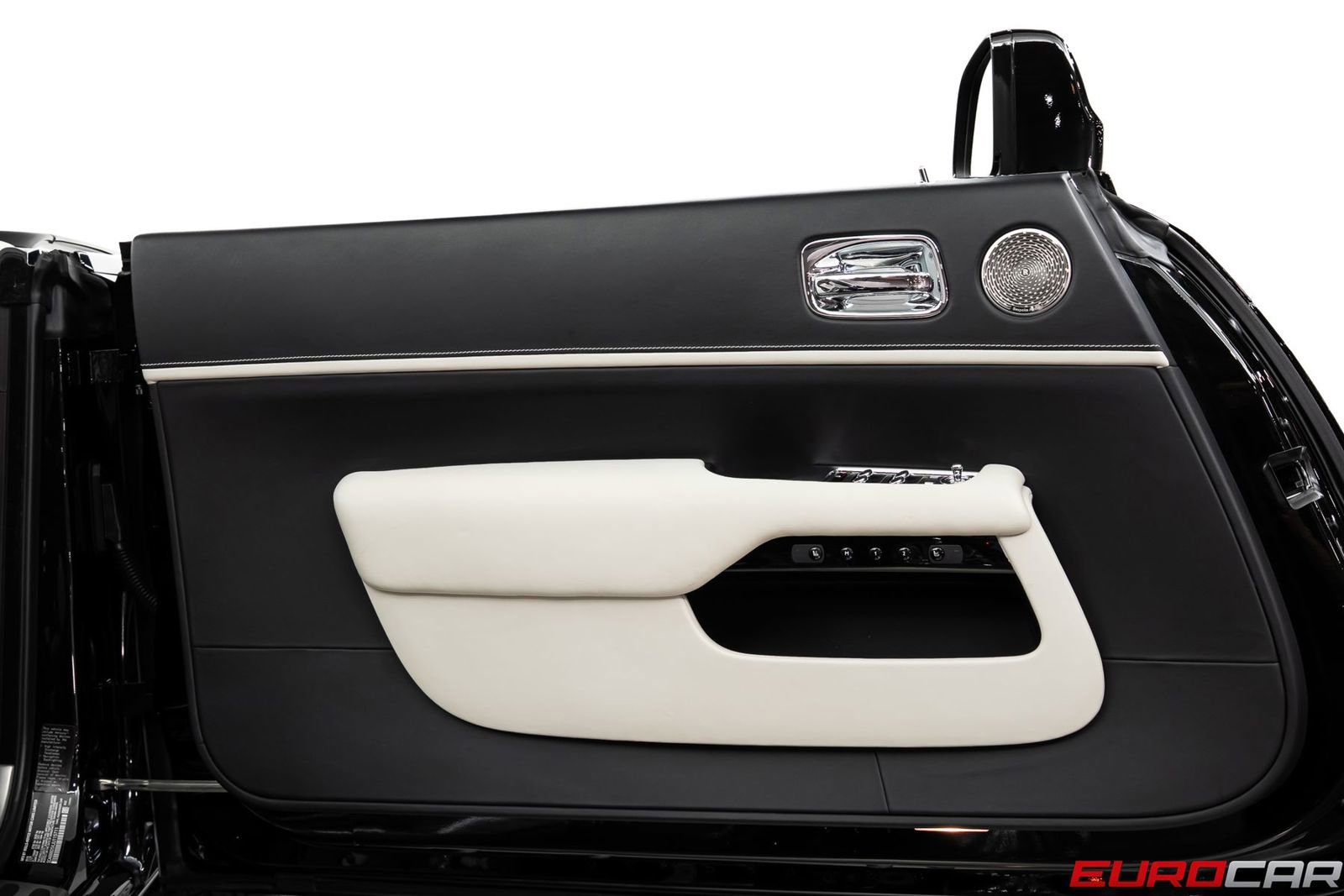 Used 2018 Rolls-Royce Dawn image 24