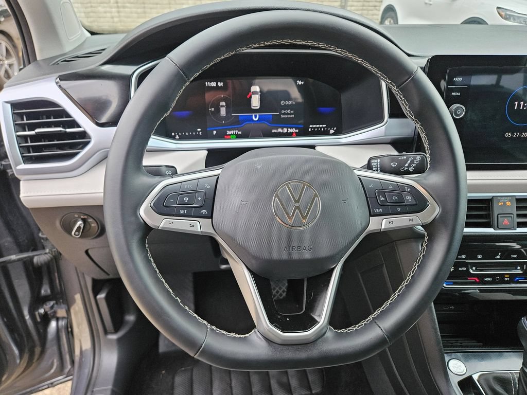 Used 2025 Volkswagen Taos SE AWD/4WD image 18