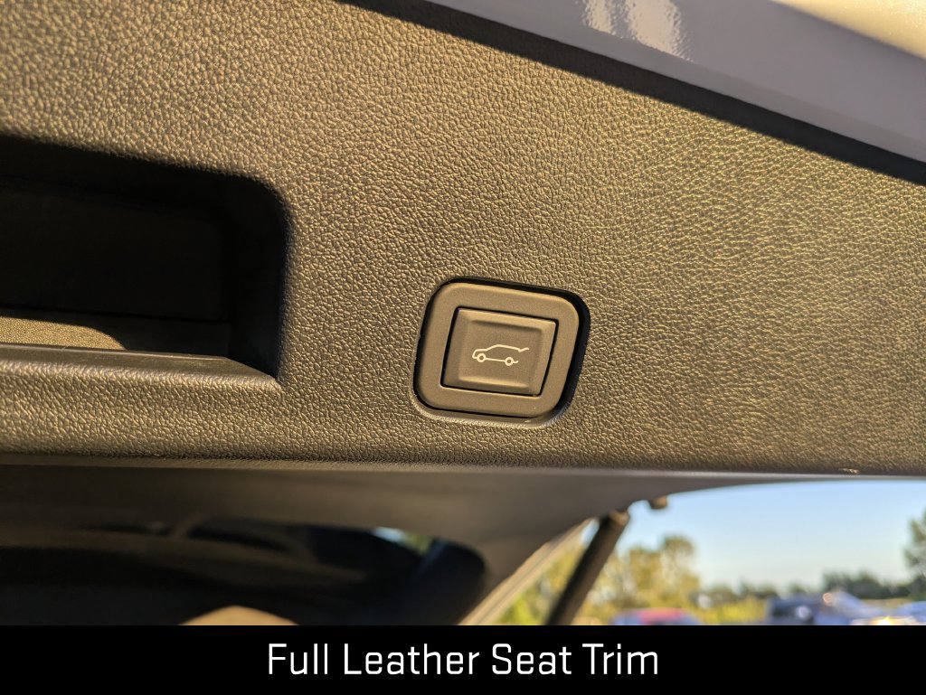 New 2027 GMC Acadia Denali Ultimate w/ LPO, Floor Liner Package FWD image 31