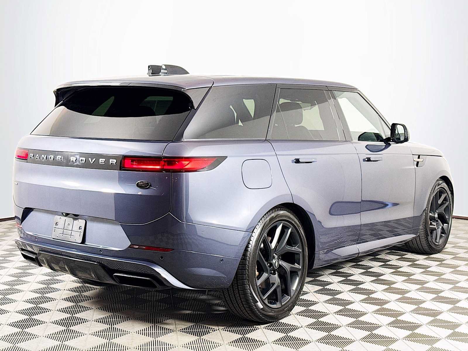 Used 2023 Land Rover Range Rover Sport SE Dynamic AWD/4WD image 10