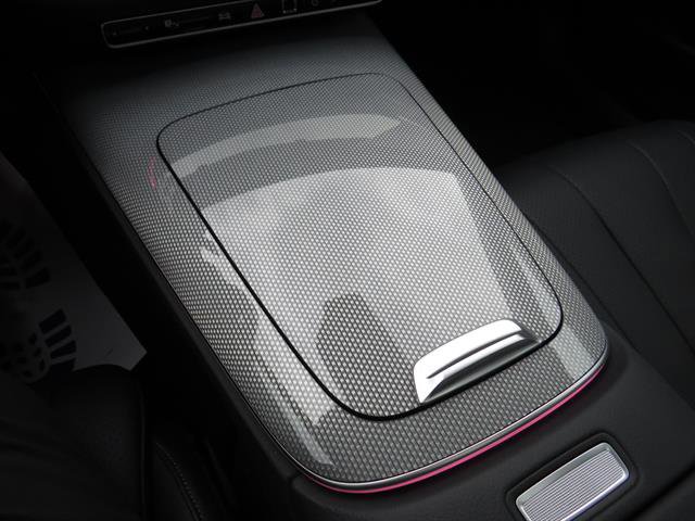 Used 2025 Mercedes-Benz E 350 4MATIC Sedan image 17