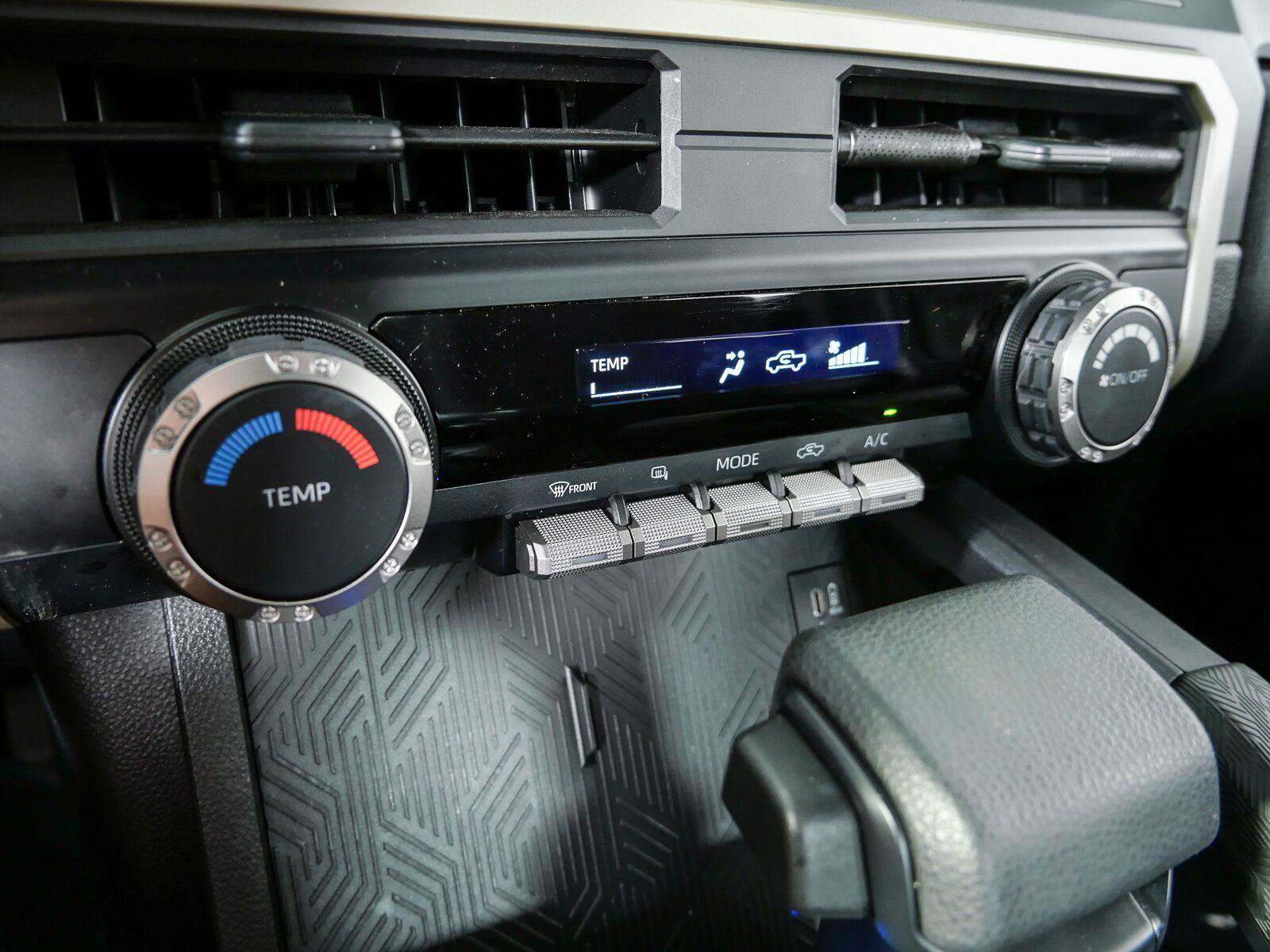 Used 2025 Toyota Tacoma SR AWD/4WD image 15