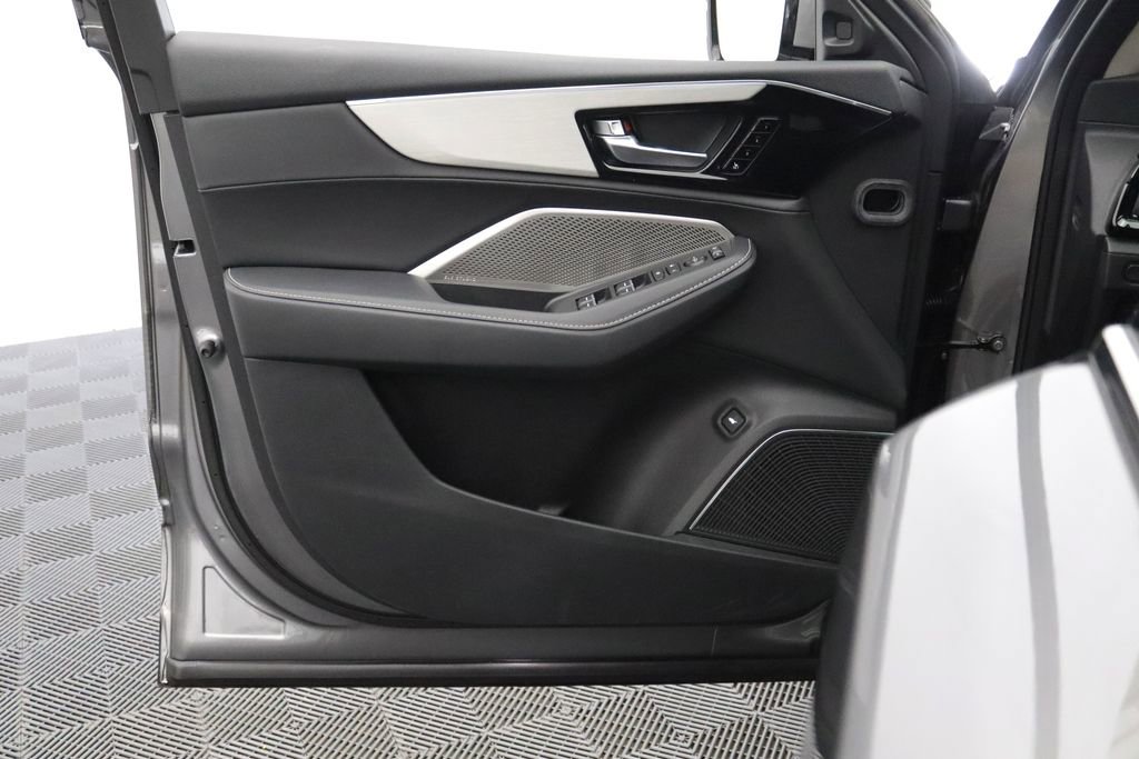 Used 2024 Acura MDX SH-AWD w/ Technology Package image 13