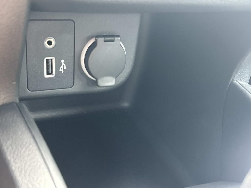 Certified 2025 Nissan Kicks Play S FWD image 32