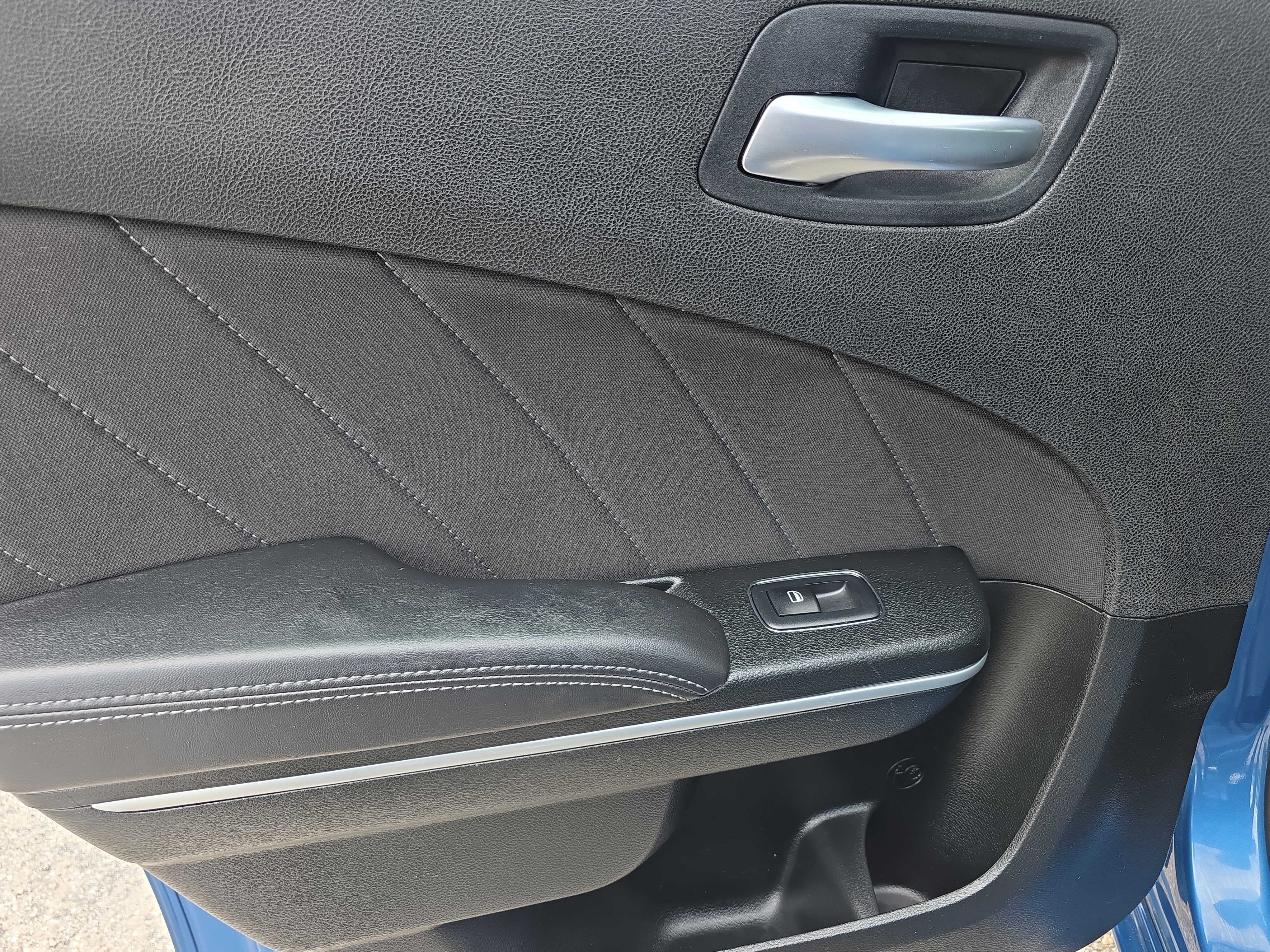 Used 2022 Dodge Charger SXT image 13