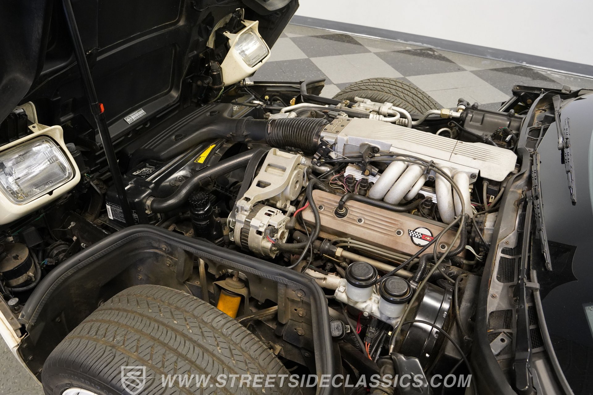 Used 1988 Chevrolet Corvette Coupe RWD image 33