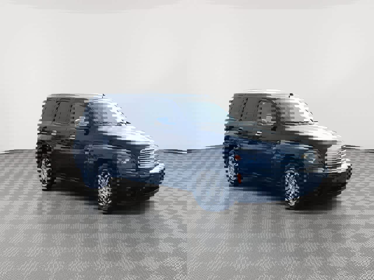 Used 2010 Chevrolet HHR LT image 2