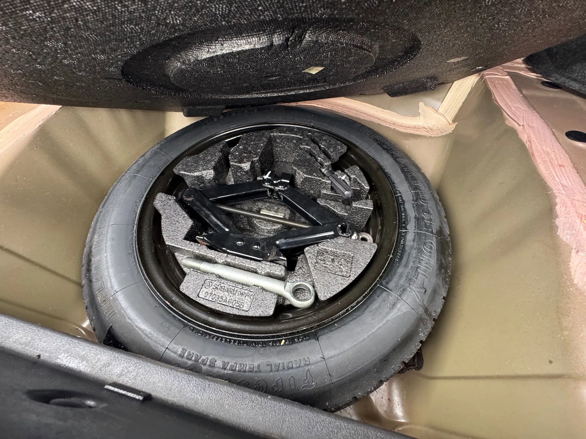 Used 2013 Subaru Legacy 2.5i Limited AWD/4WD image 25