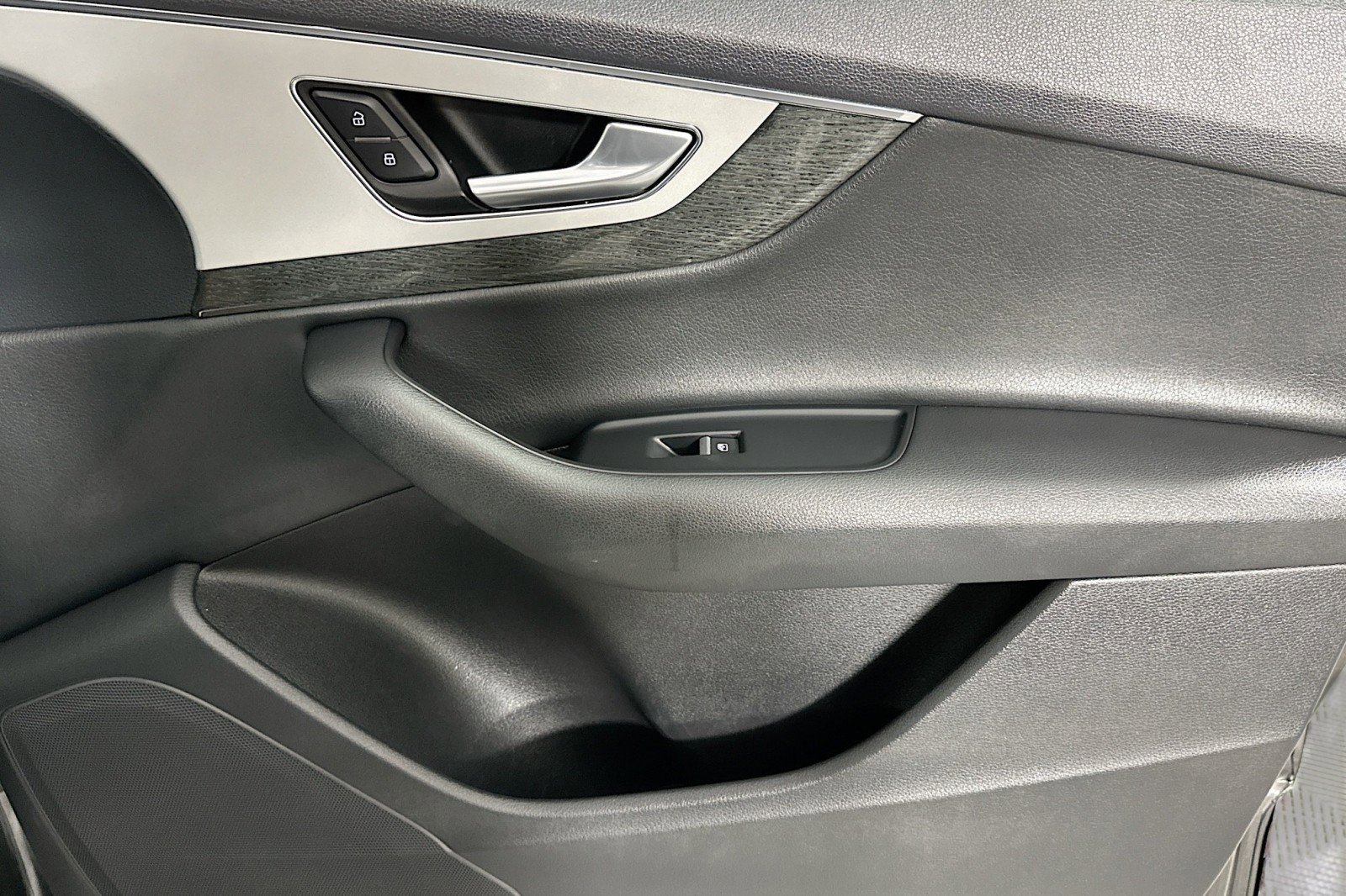 Used 2019 Audi Q7 2.0T Premium AWD/4WD image 24
