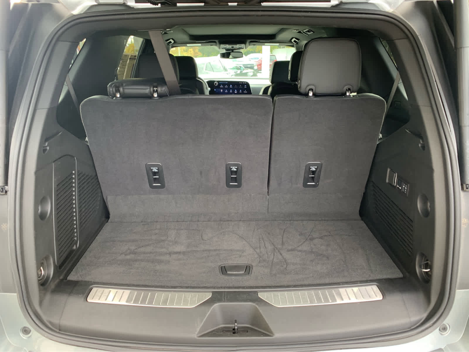 Used 2025 Chevrolet Tahoe RST image 6