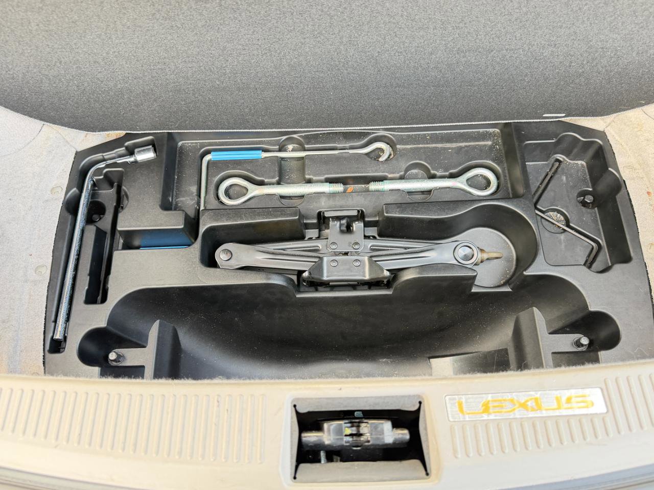 Used 2006 Lexus SC 430 Convertible image 49