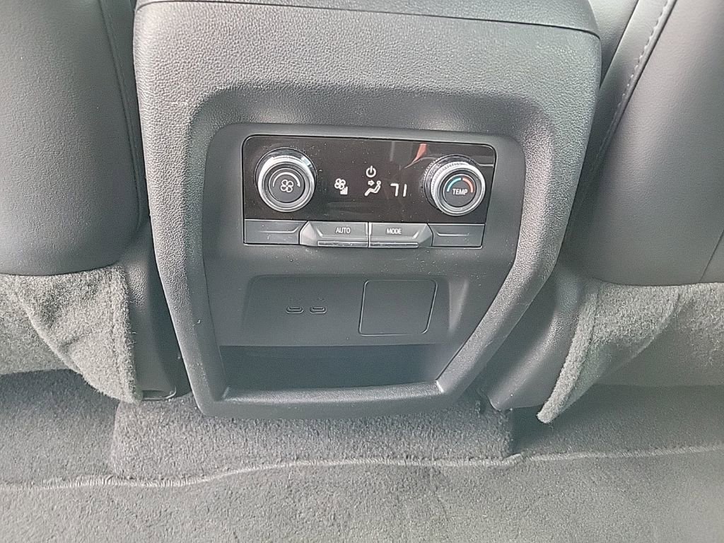 Used 2025 Buick Enclave Preferred AWD/4WD image 11