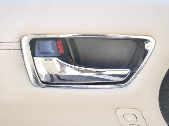 Used 2014 Toyota Avalon Limited FWD image 14