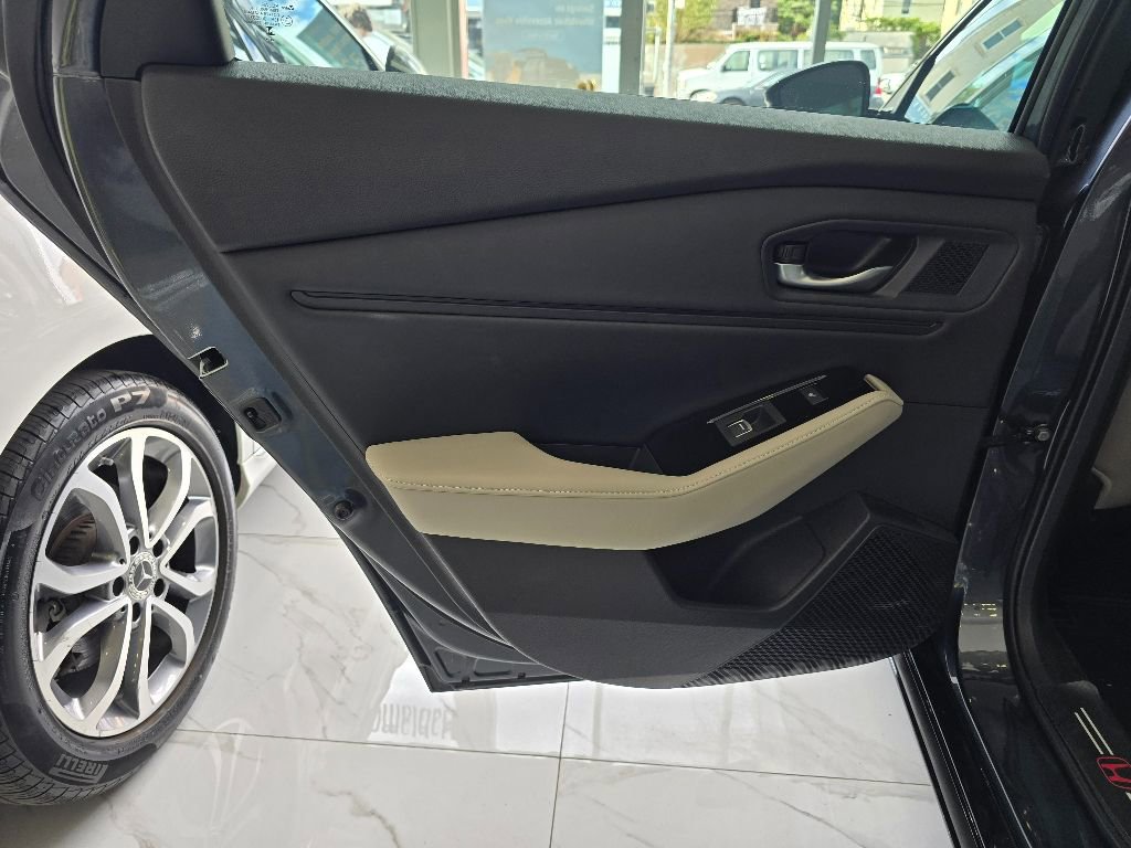 Used 2025 Honda Accord Touring image 16