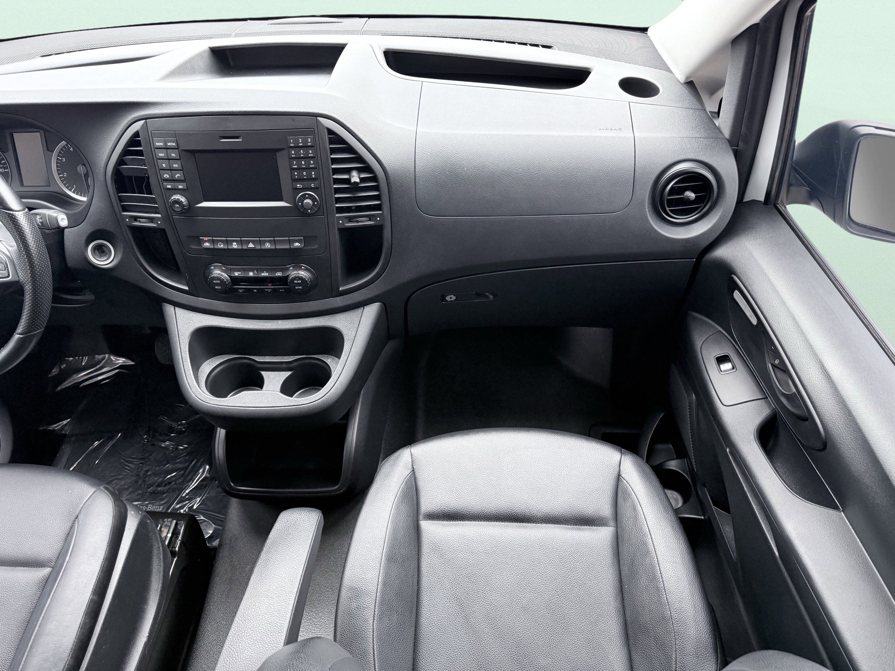 Used 2018 Mercedes-Benz Metris Passenger image 49