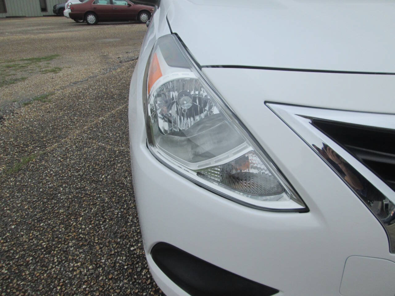 Used 2019 Nissan Versa S FWD image 15