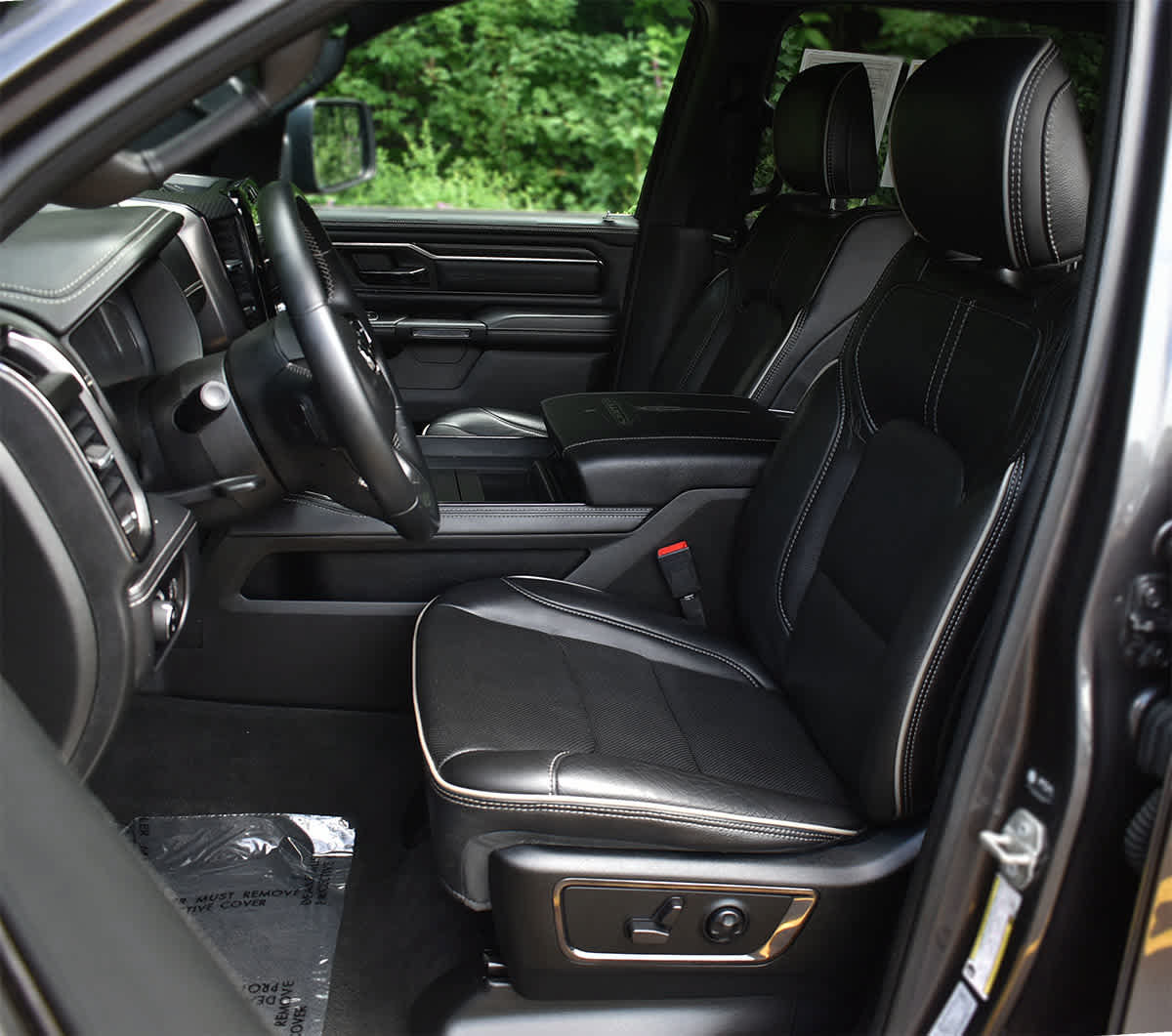 Used 2024 RAM 1500 Limited w/ Off Road Group AWD/4WD image 9
