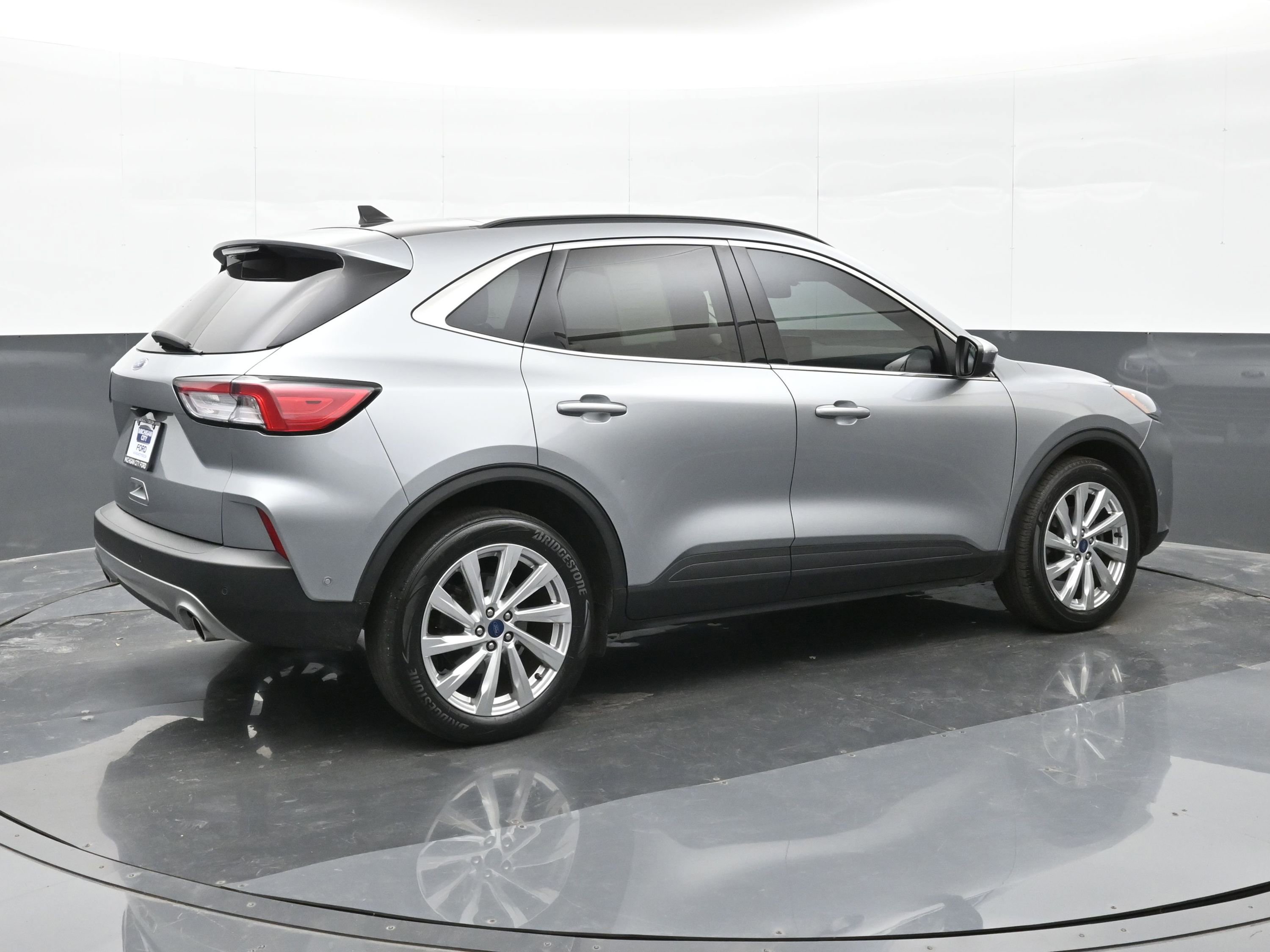 Used 2022 Ford Escape Titanium w/ Titanium Elite Package image 8