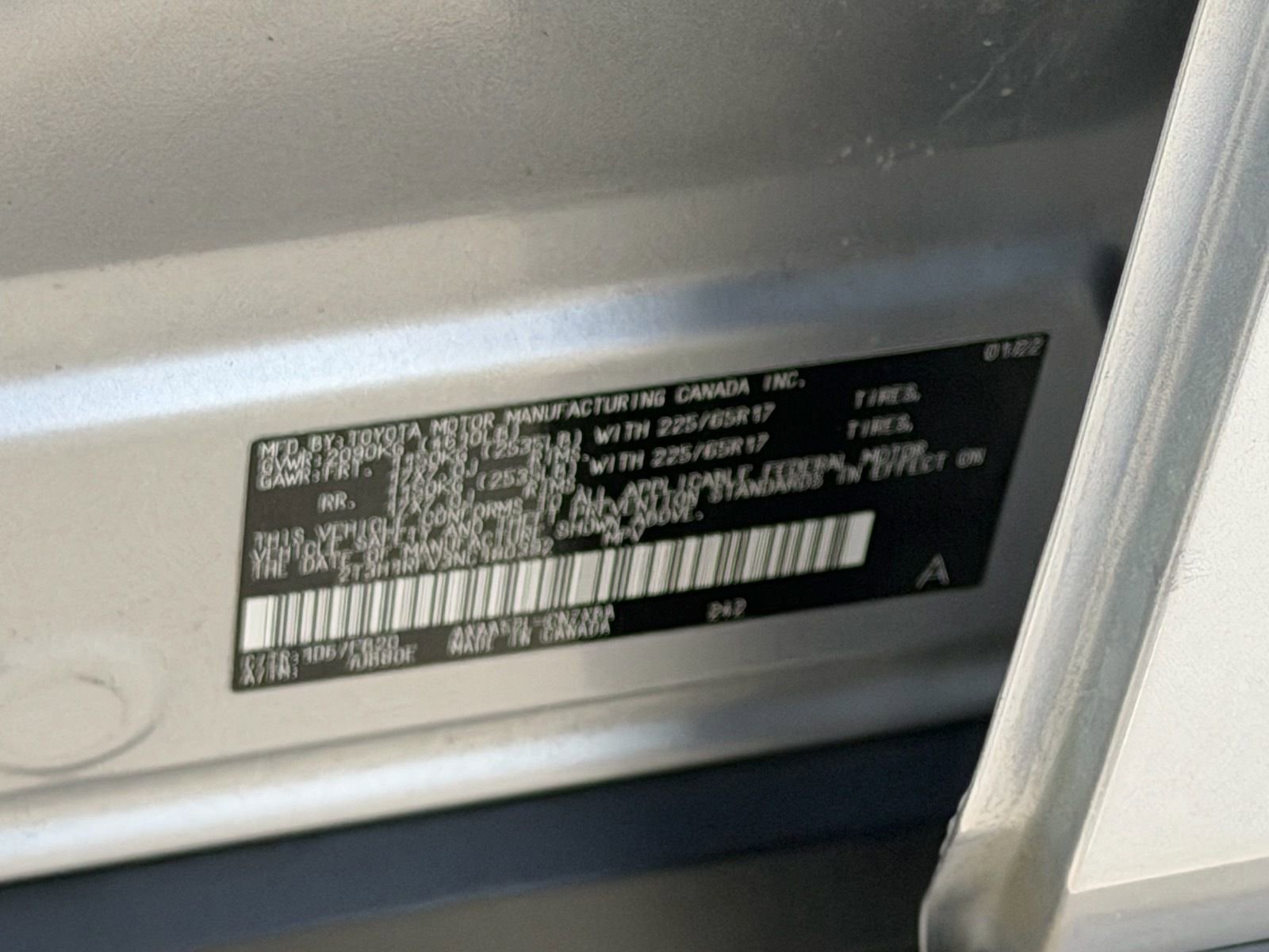 Used 2022 Toyota RAV4 LE w/ Carpet Mat Package (TMS) image 33