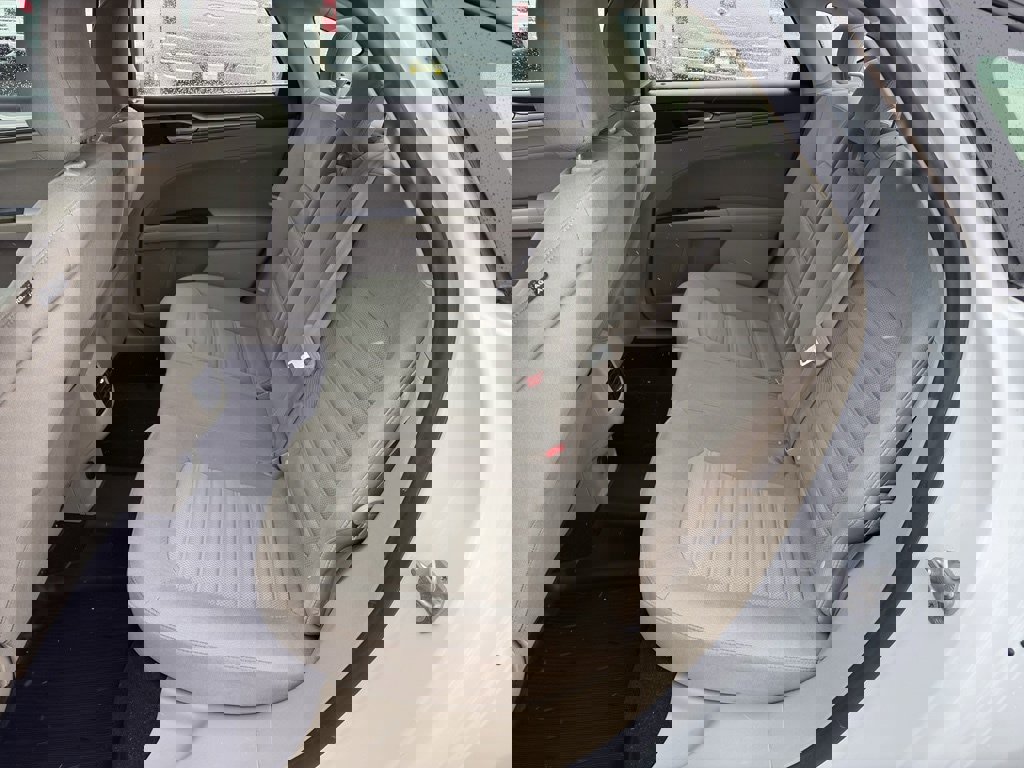 Used 2019 Ford Fusion SE image 17