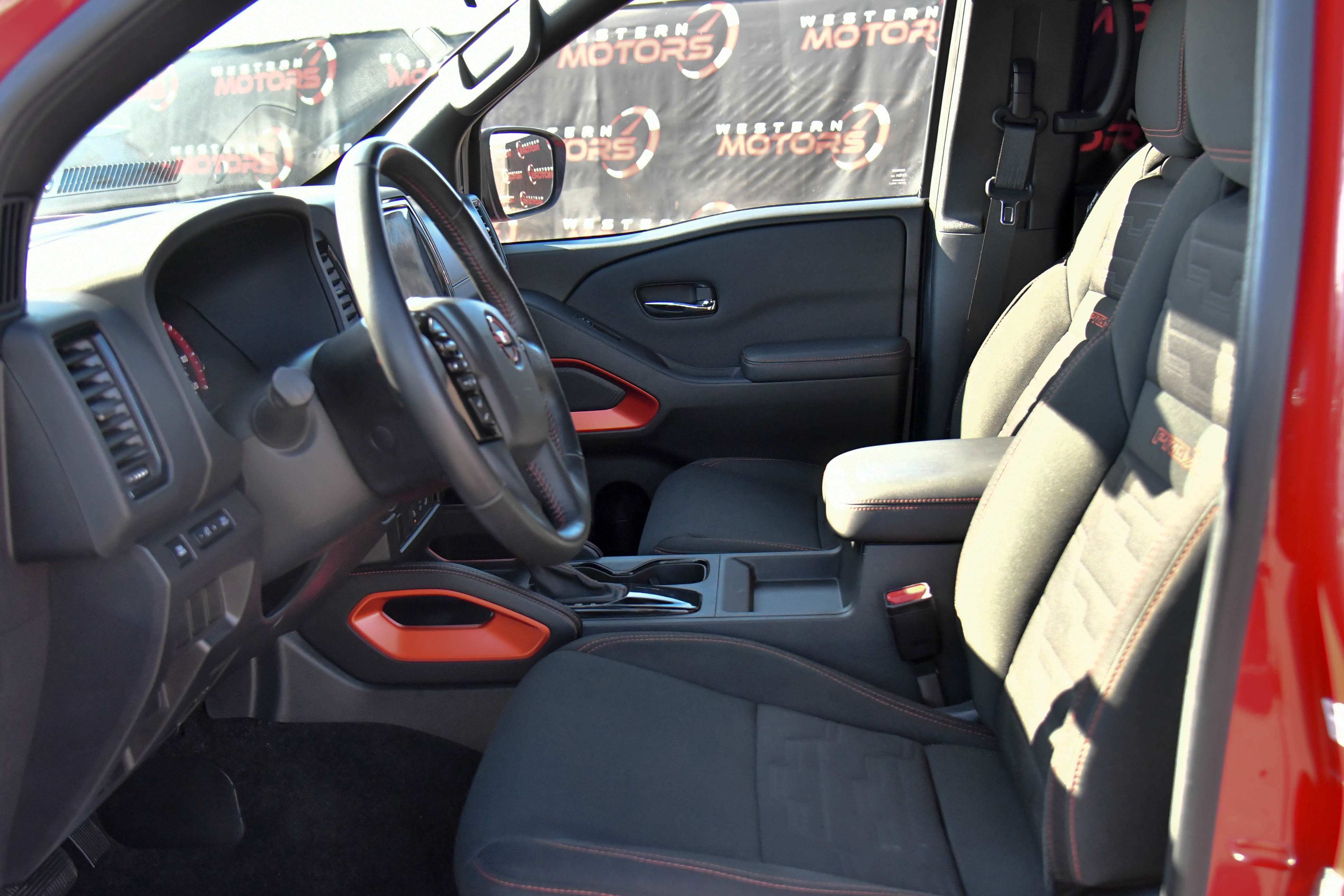 Used 2023 Nissan Frontier Pro-X w/ Technology Package image 17