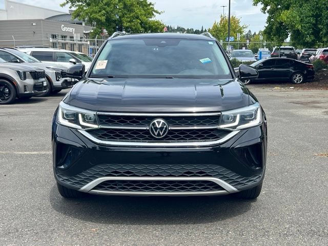 Used 2022 Volkswagen Taos SEL w/ Panoramic Sunroof Package AWD/4WD image 4