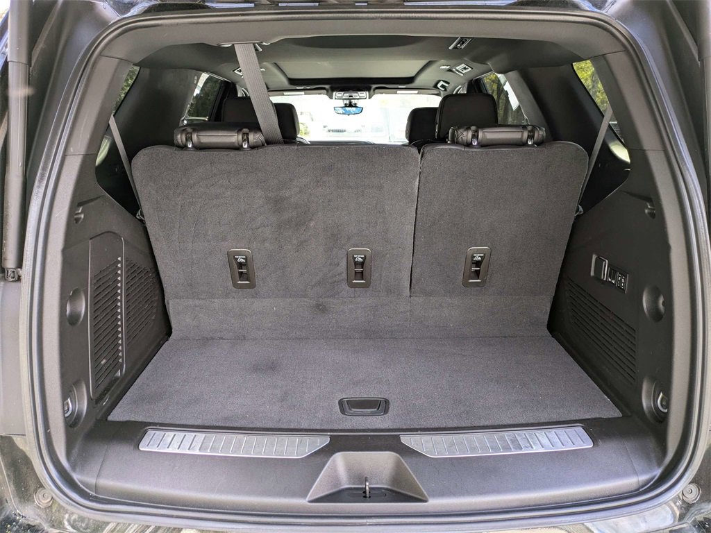 Used 2021 GMC Yukon Denali w/ Denali Premium Package image 12