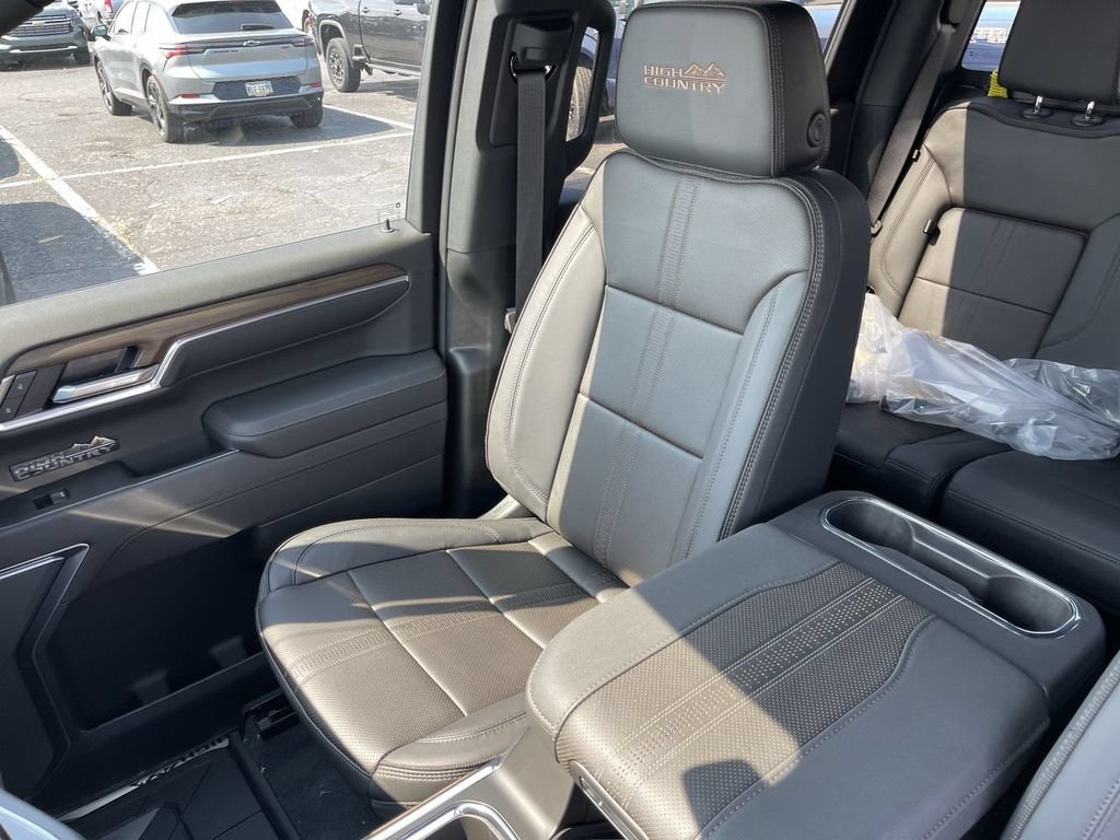 New 2026 Chevrolet Silverado 1500 High Country w/ Midnight Edition AWD/4WD image 23